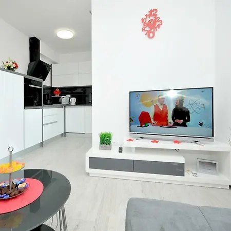 Adrian Apartament
